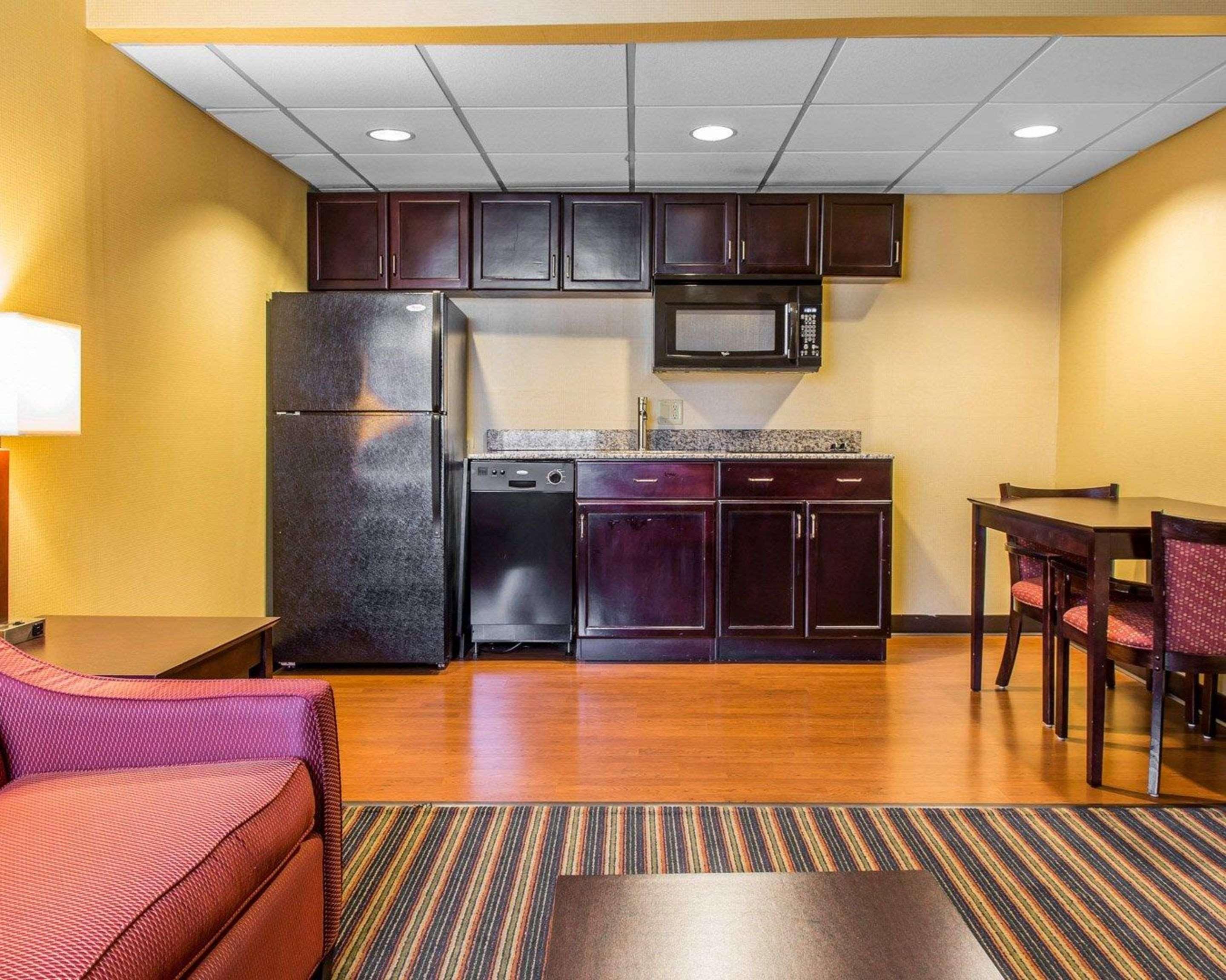 Comfort Inn & Suites East Hartford - Hartford Экстерьер фото