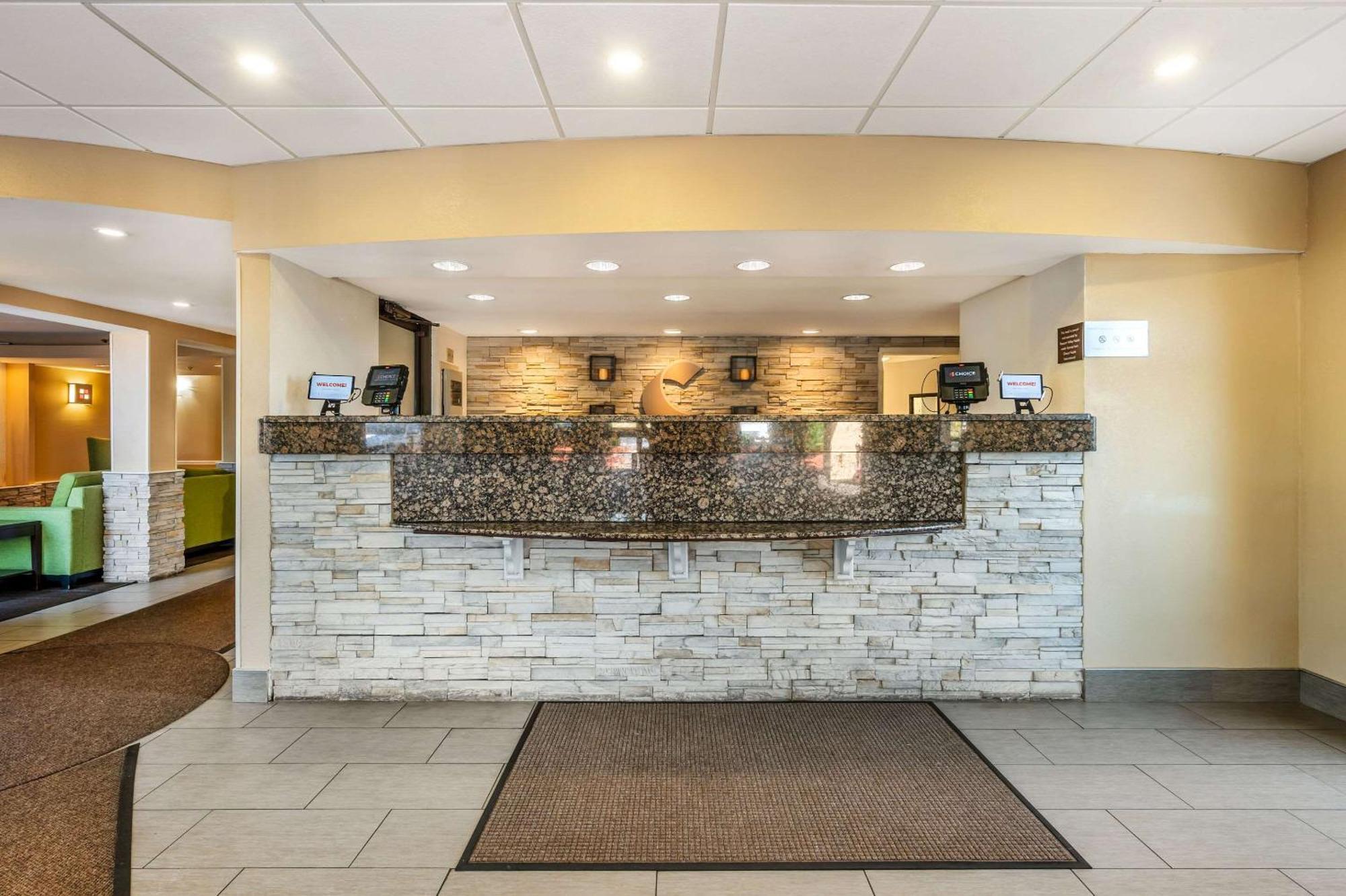 Comfort Inn & Suites East Hartford - Hartford Экстерьер фото