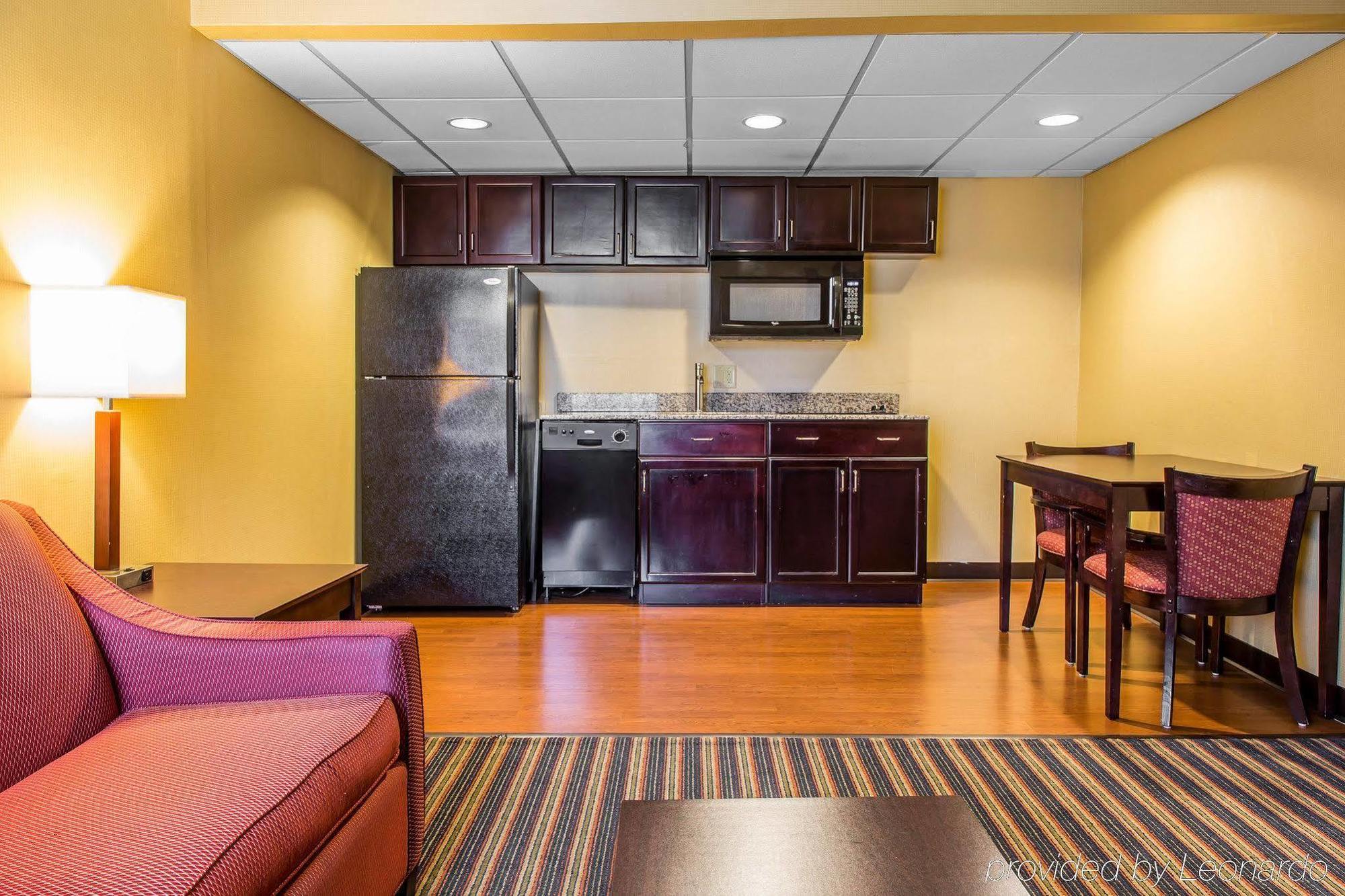 Comfort Inn & Suites East Hartford - Hartford Экстерьер фото