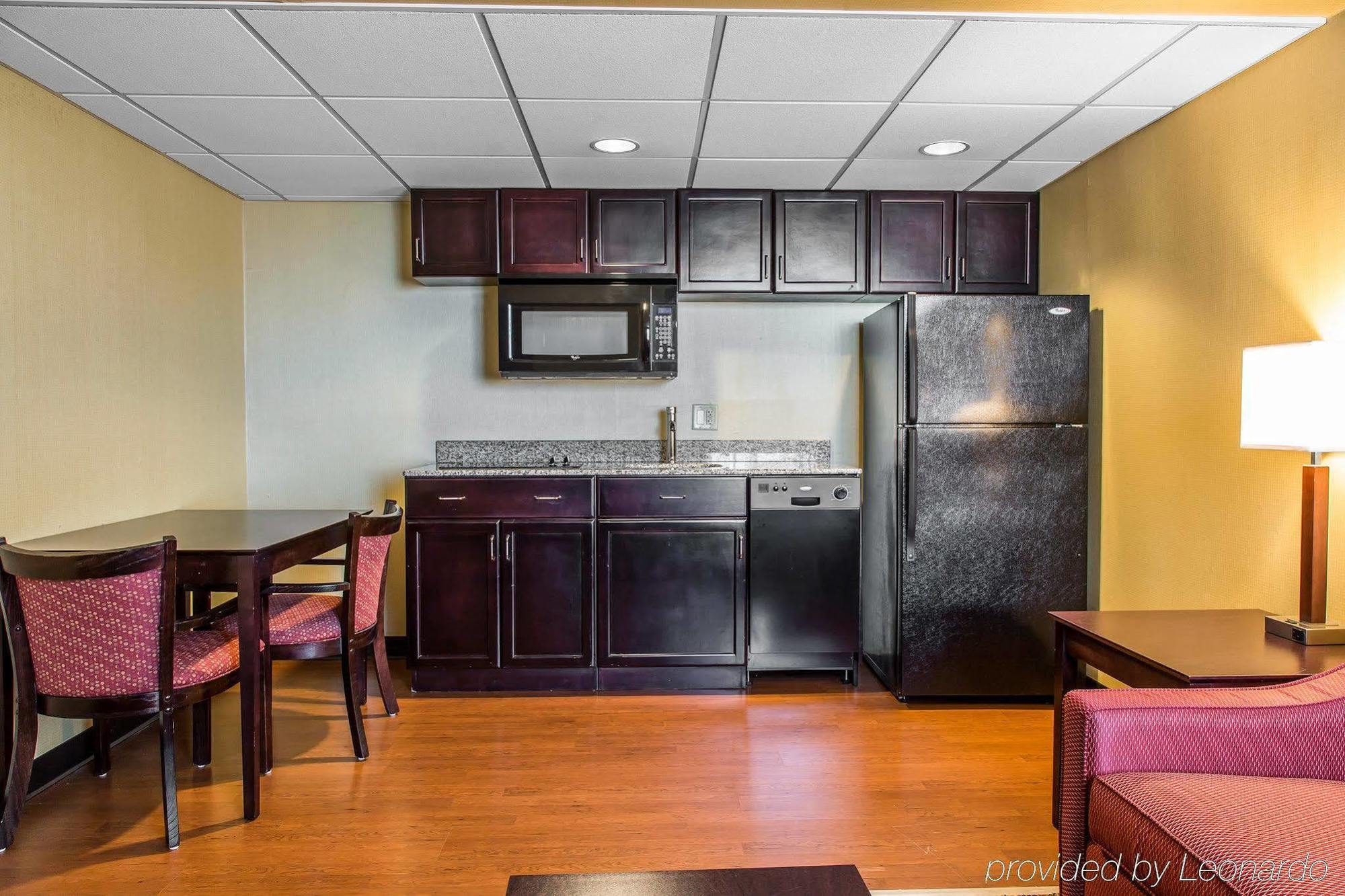 Comfort Inn & Suites East Hartford - Hartford Экстерьер фото